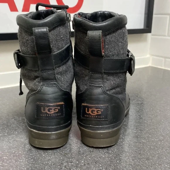 UGG WATERPROOF Fall / Winter Boot - Picture 3 of 12